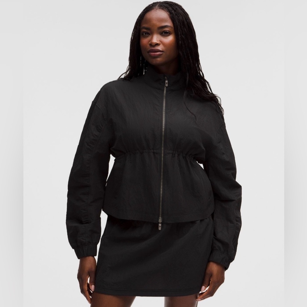Lululemon Women’s Black Crinkle Nylon Cinchable Jacket
